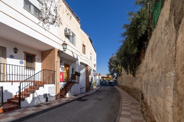 3 sovrum Radhus till salu i La Zubia med garage - 320 000 € (Ref: 10098370)