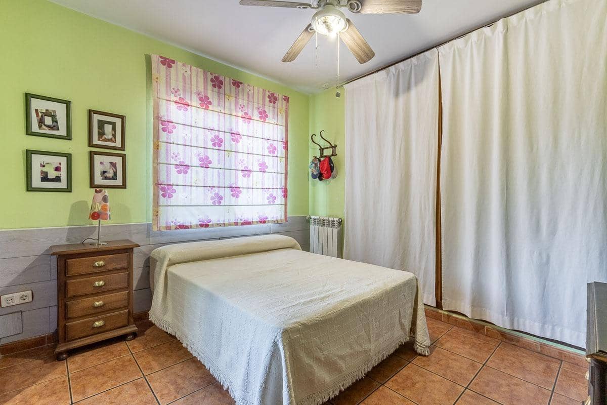 5 bedroom Villa for sale in Las Gabias with pool garage - € 480,000 (Ref: 10102559)