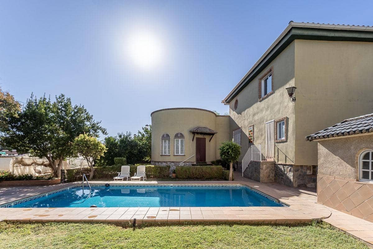 5 bedroom Villa for sale in Las Gabias with pool garage - € 480,000 (Ref: 10102559)