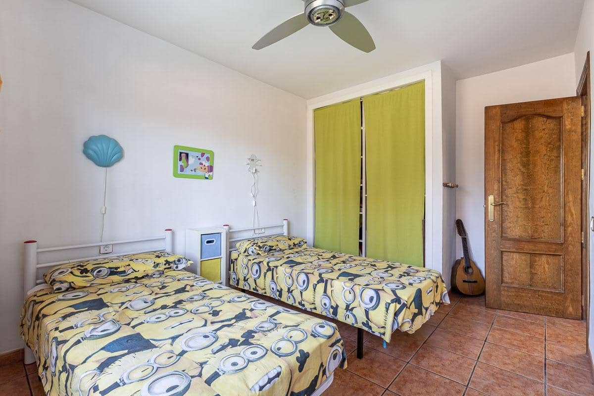 5 bedroom Villa for sale in Las Gabias with pool garage - € 480,000 (Ref: 10102559)