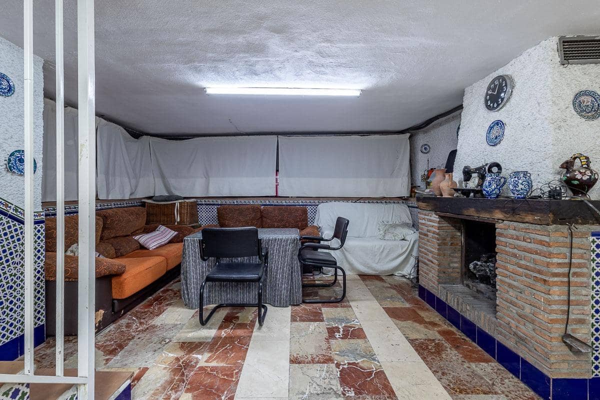 5 bedroom Villa for sale in Las Gabias with pool garage - € 480,000 (Ref: 10102559)