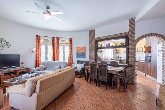 5 soveværelse Villa til salg i Las Gabias med swimmingpool garage - € 480.000 (Ref: 10102559)