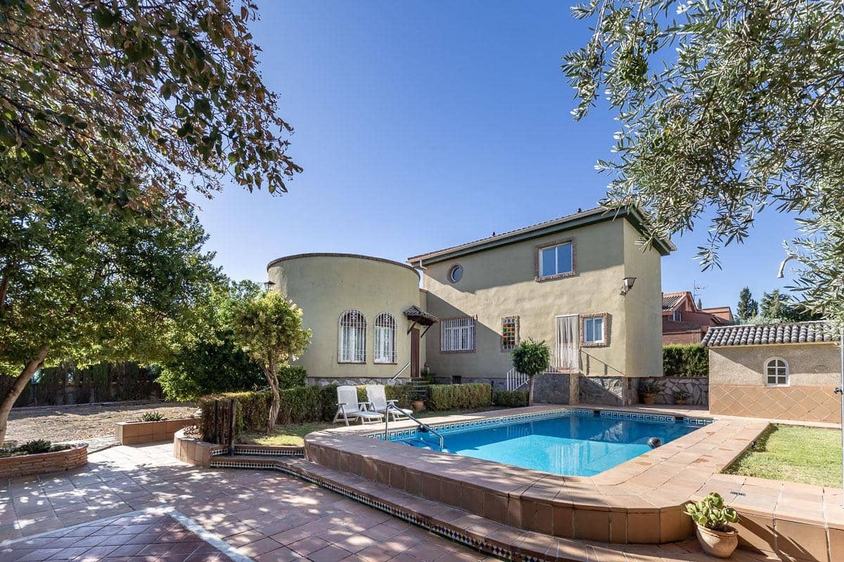 5 bedroom Villa for sale in Las Gabias with pool garage - € 480,000 (Ref: 10102559)
