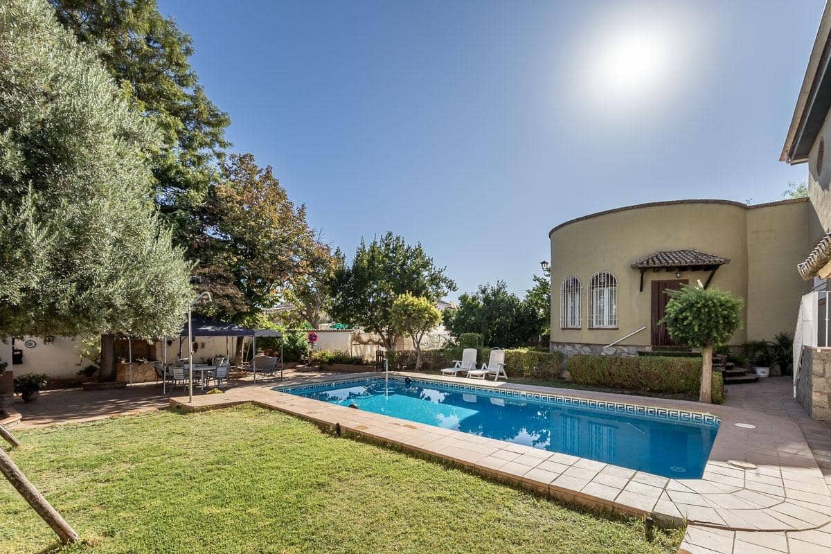 5 bedroom Villa for sale in Las Gabias with pool garage - € 480,000 (Ref: 10102559)