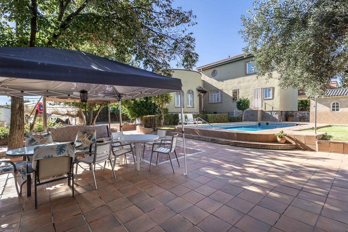 5 bedroom Villa for sale in Las Gabias with pool garage - € 480,000 (Ref: 10102559)