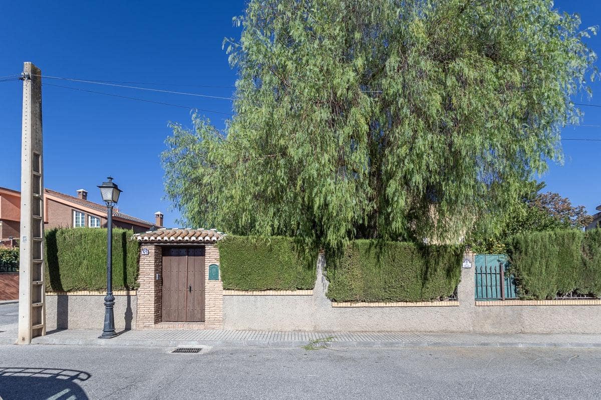 5 bedroom Villa for sale in Las Gabias with pool garage - € 480,000 (Ref: 10102559)