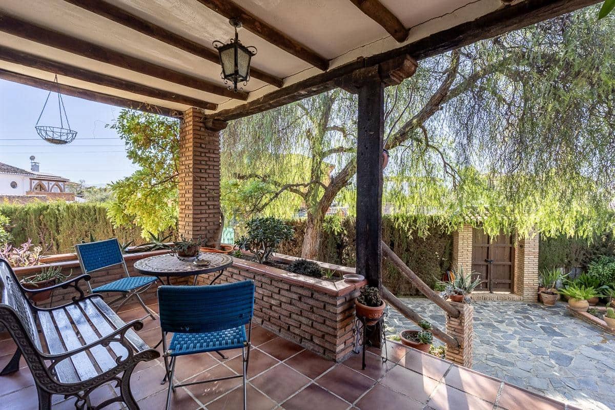 5 bedroom Villa for sale in Las Gabias with pool garage - € 480,000 (Ref: 10102559)
