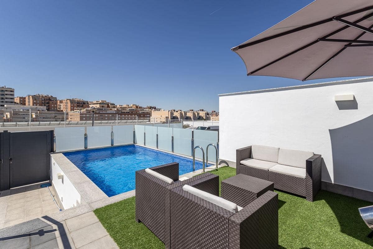 4 chambre Villa/Maison à vendre à Grenade ville avec piscine garage - 599 000 € (Ref: 10102562)