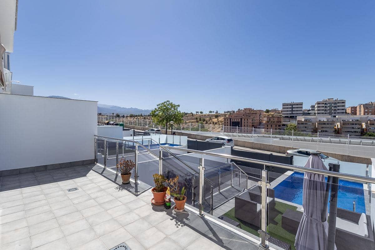 4 chambre Villa/Maison à vendre à Grenade ville avec piscine garage - 599 000 € (Ref: 10102562)