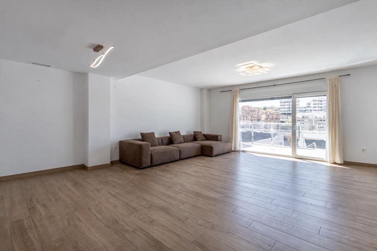 4 chambre Villa/Maison à vendre à Grenade ville avec piscine garage - 599 000 € (Ref: 10102562)