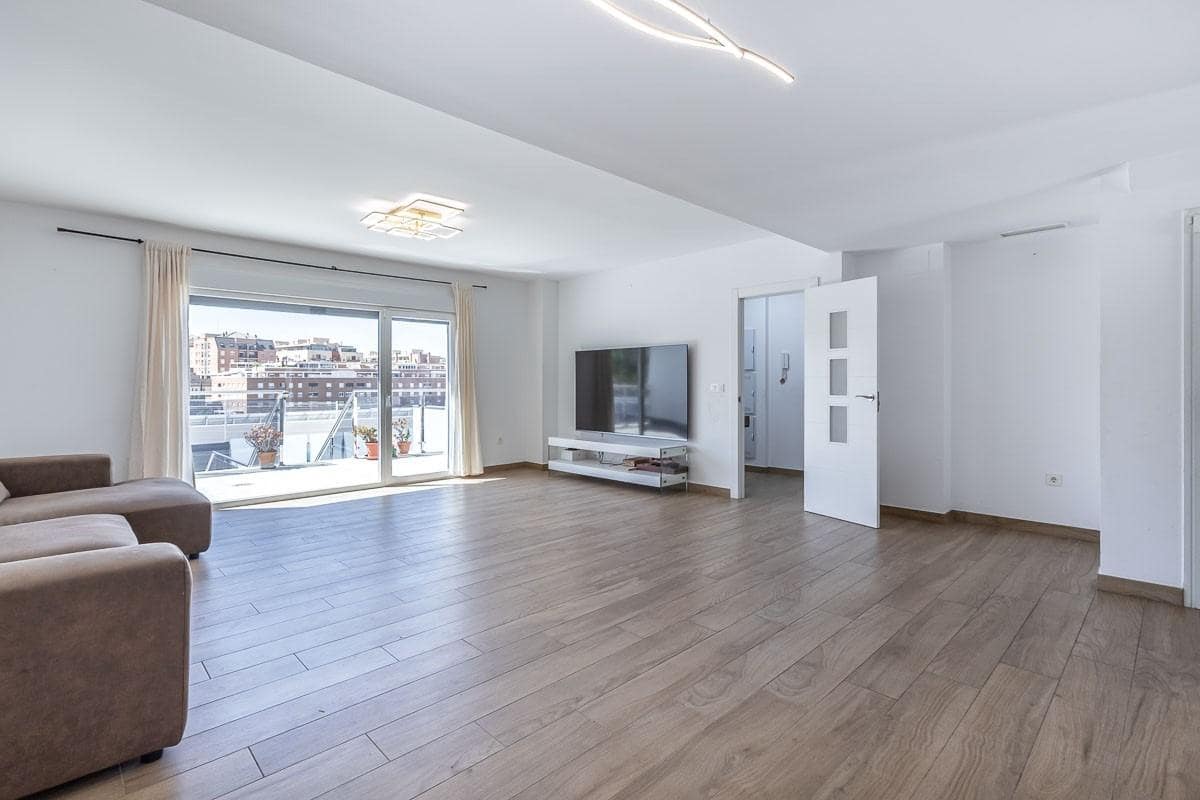 4 chambre Villa/Maison à vendre à Grenade ville avec piscine garage - 599 000 € (Ref: 10102562)