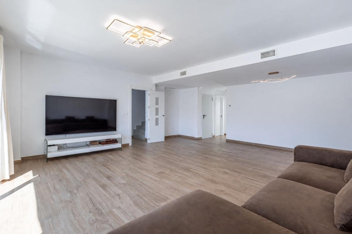 4 chambre Villa/Maison à vendre à Grenade ville avec piscine garage - 599 000 € (Ref: 10102562)