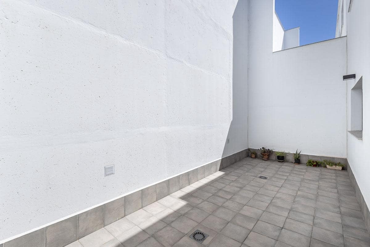 4 chambre Villa/Maison à vendre à Grenade ville avec piscine garage - 599 000 € (Ref: 10102562)