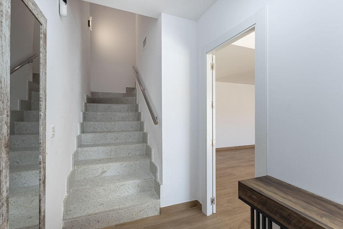 4 chambre Villa/Maison à vendre à Grenade ville avec piscine garage - 599 000 € (Ref: 10102562)