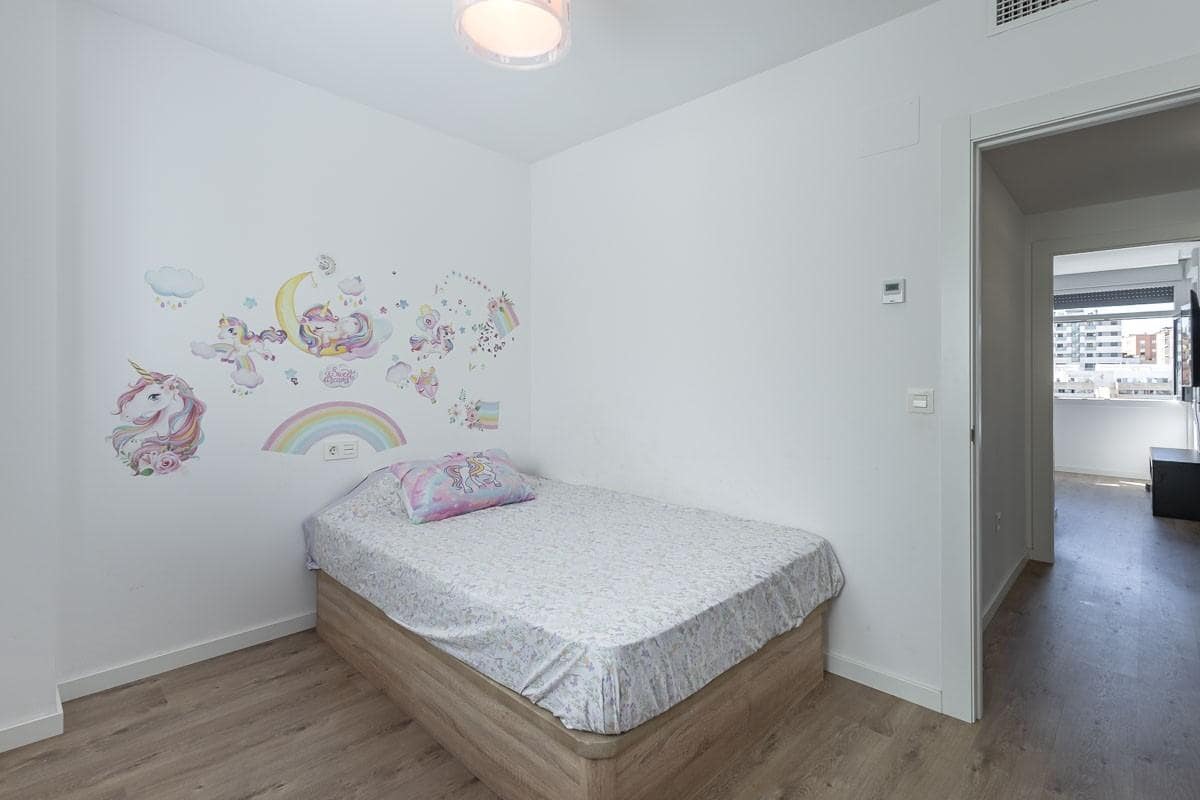 4 chambre Villa/Maison à vendre à Grenade ville avec piscine garage - 599 000 € (Ref: 10102562)