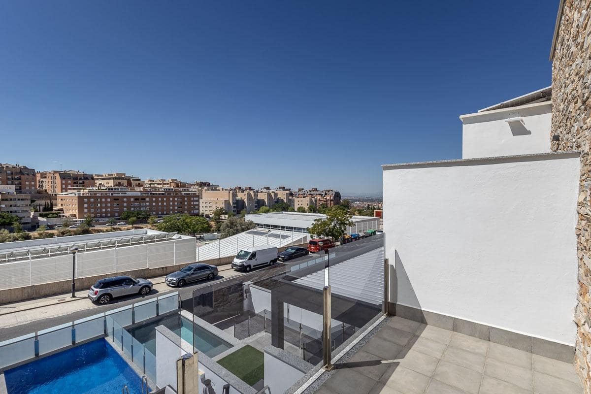 4 chambre Villa/Maison à vendre à Grenade ville avec piscine garage - 599 000 € (Ref: 10102562)