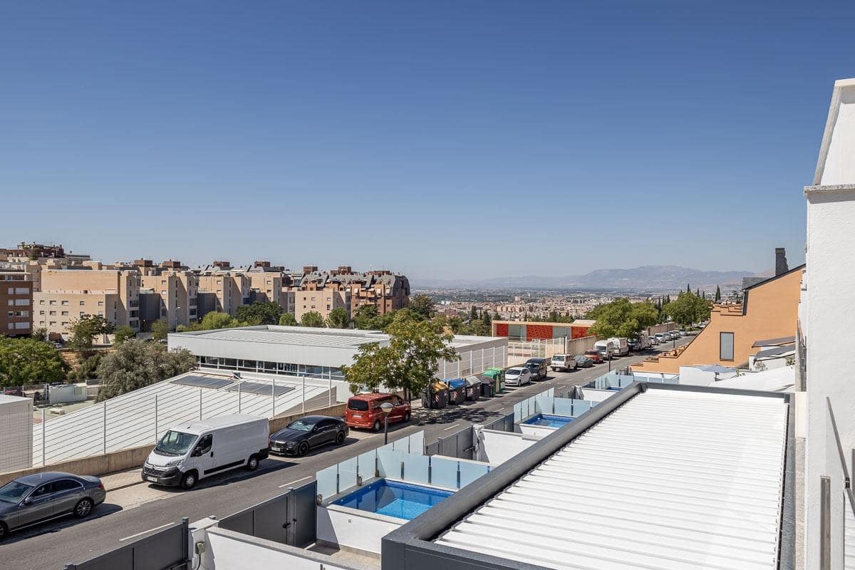 4 chambre Villa/Maison à vendre à Grenade ville avec piscine garage - 599 000 € (Ref: 10102562)