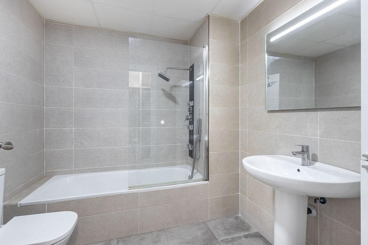 4 chambre Villa/Maison à vendre à Grenade ville avec piscine garage - 599 000 € (Ref: 10102562)