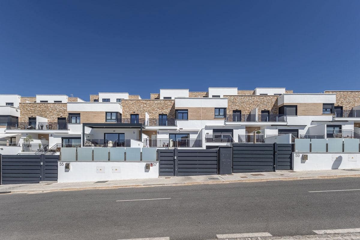 4 chambre Villa/Maison à vendre à Grenade ville avec piscine garage - 599 000 € (Ref: 10102562)