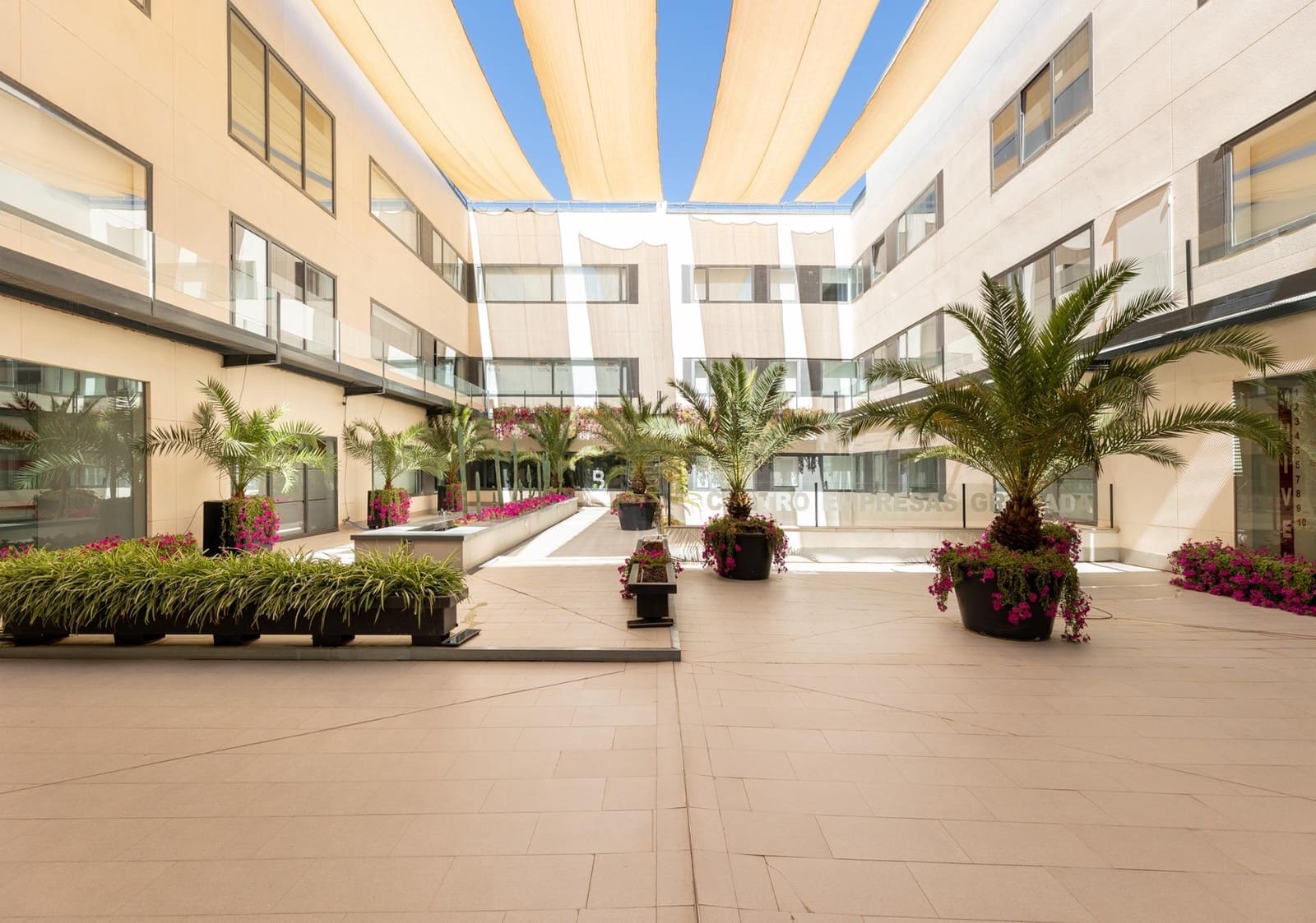 Office for sale in Atarfe - € 55,000 (Ref: 10115852)