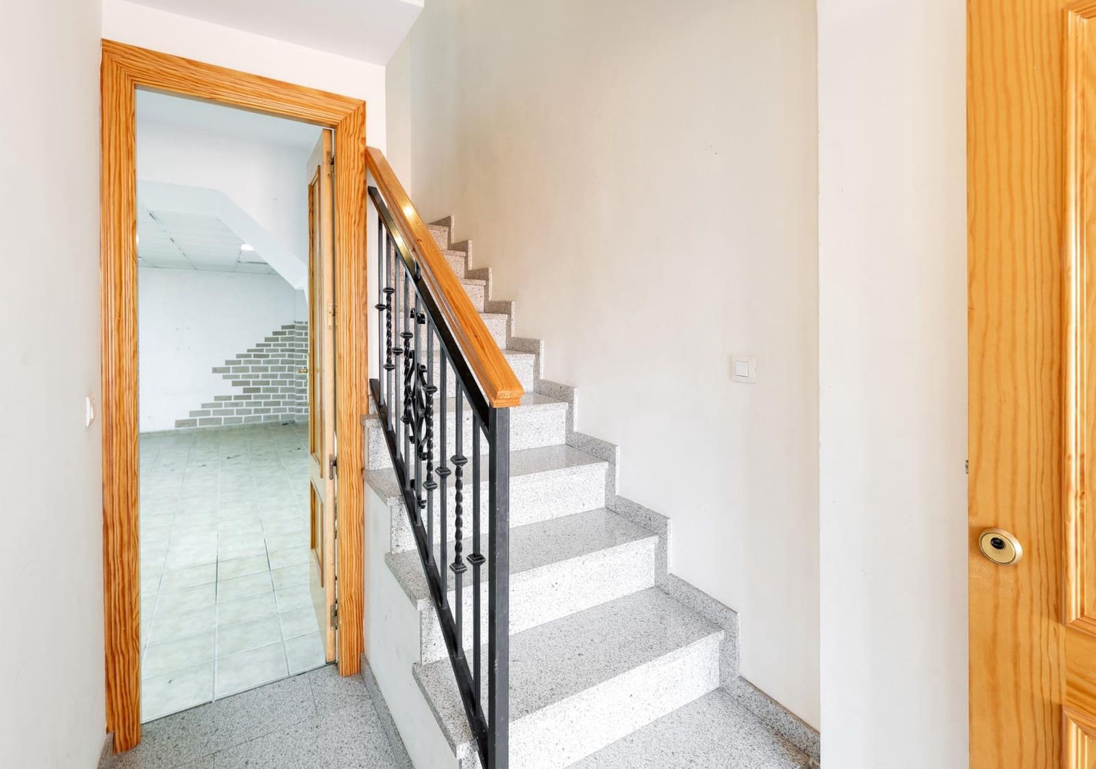 5 soverom Rekkehus til salgs i Armilla med garasje - € 334 900 (Ref: 10115853)