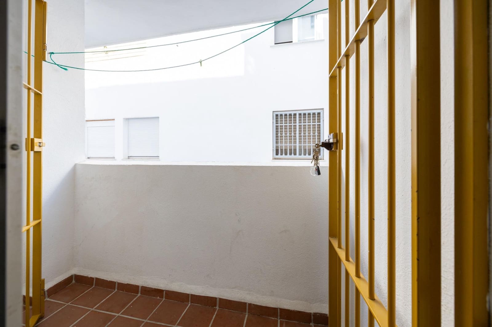 Piso de 2 habitaciones en Cenes de la Vega en venta con garaje - 107.000 € (Ref: 10115854)