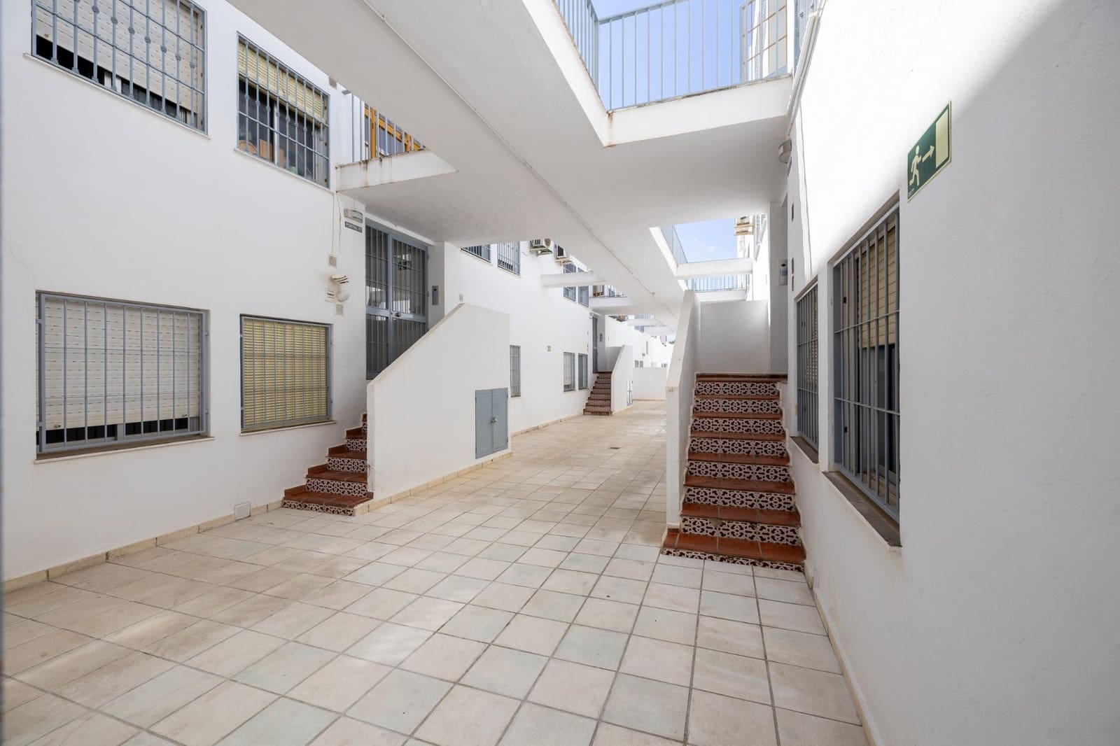Piso de 2 habitaciones en Cenes de la Vega en venta con garaje - 107.000 € (Ref: 10115854)