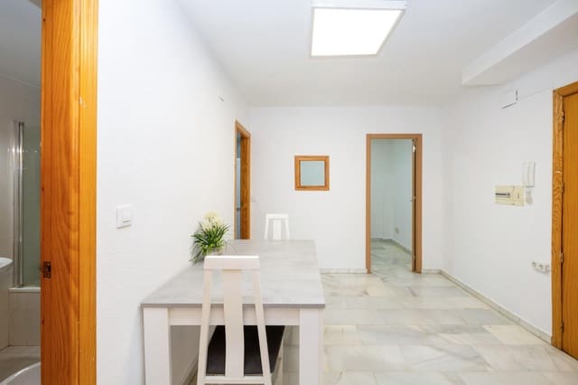 Piso de 2 habitaciones en Cenes de la Vega en venta con garaje - 107.000 € (Ref: 10115854)