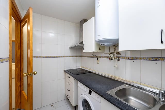 Piso de 2 habitaciones en Cenes de la Vega en venta con garaje - 107.000 € (Ref: 10115854)