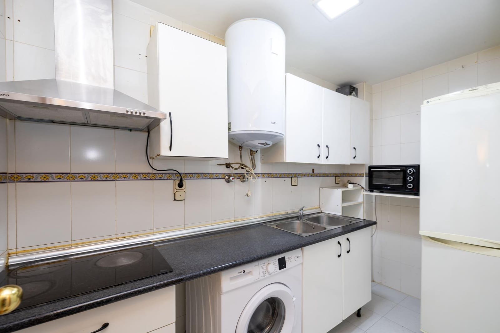 Piso de 2 habitaciones en Cenes de la Vega en venta con garaje - 107.000 € (Ref: 10115854)