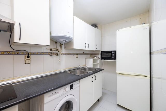 Piso de 2 habitaciones en Cenes de la Vega en venta con garaje - 107.000 € (Ref: 10115854)