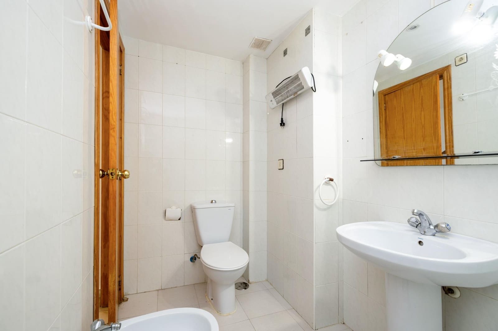 Piso de 2 habitaciones en Cenes de la Vega en venta con garaje - 107.000 € (Ref: 10115854)