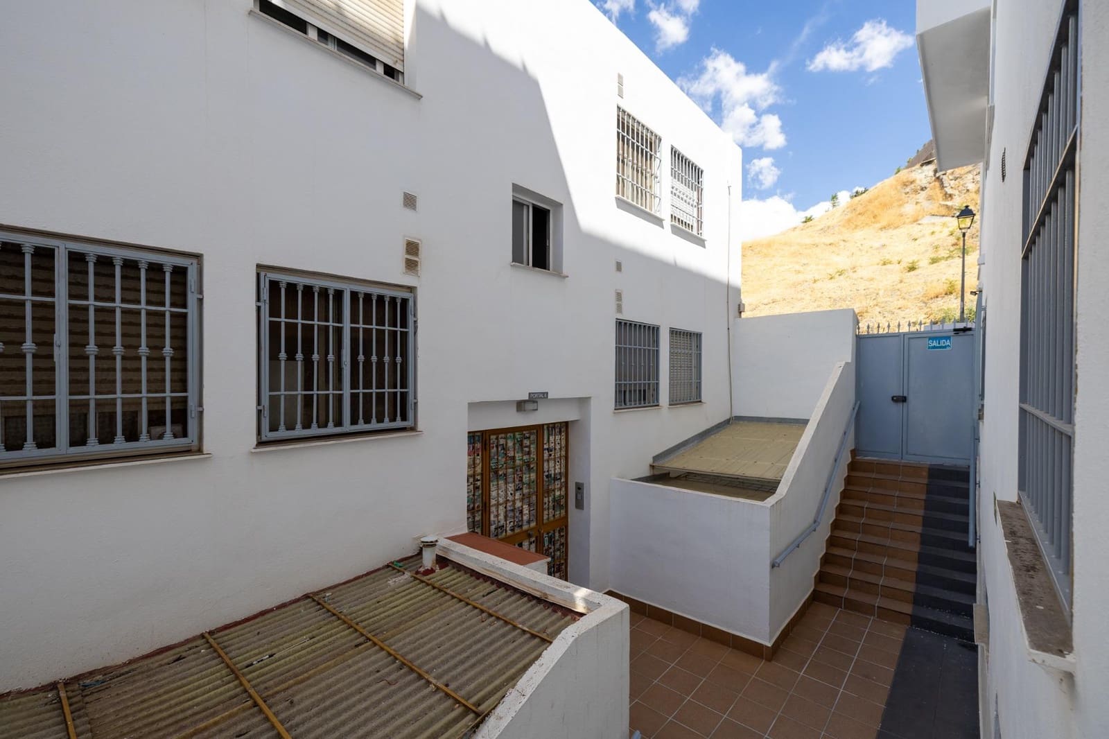 Piso de 2 habitaciones en Cenes de la Vega en venta con garaje - 107.000 € (Ref: 10115854)