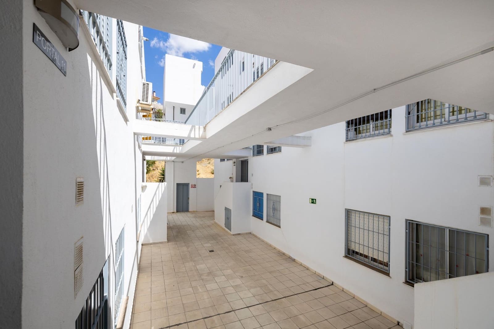 Piso de 2 habitaciones en Cenes de la Vega en venta con garaje - 107.000 € (Ref: 10115854)