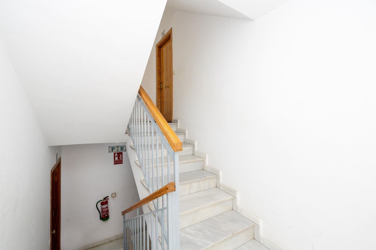 Piso de 2 habitaciones en Cenes de la Vega en venta con garaje - 107.000 € (Ref: 10115854)