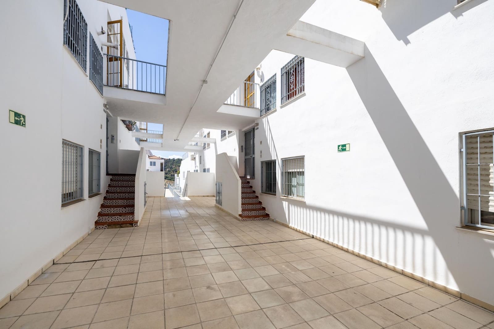 Piso de 2 habitaciones en Cenes de la Vega en venta con garaje - 107.000 € (Ref: 10115854)