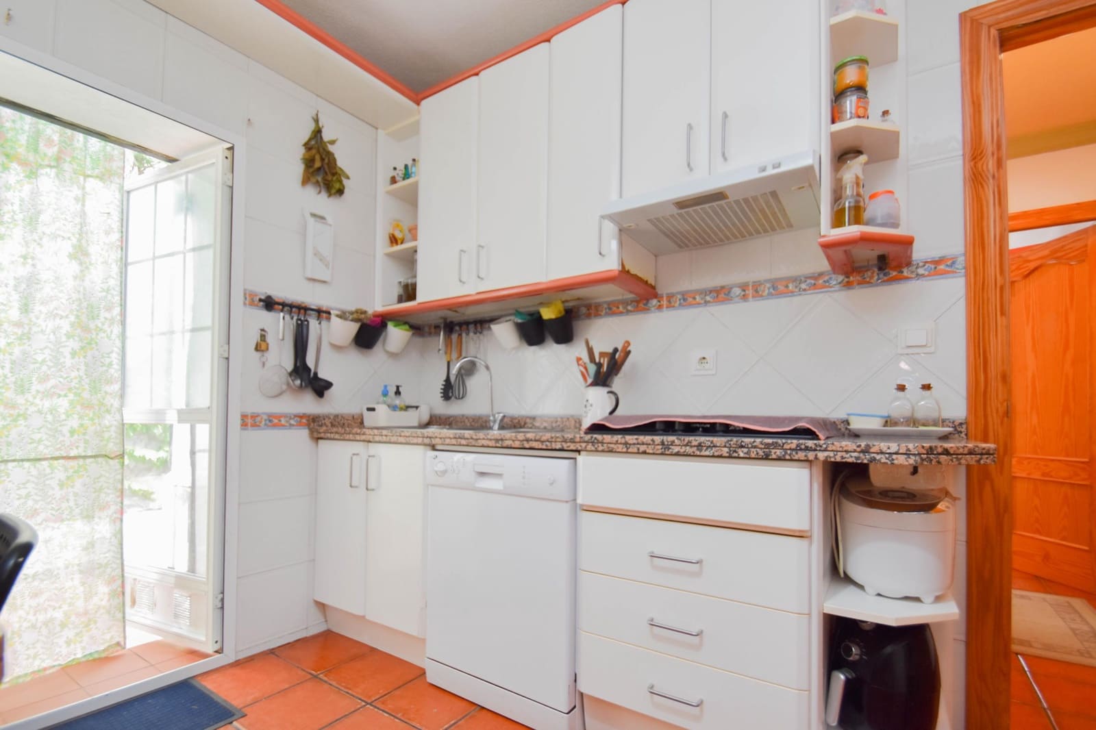 5 bedroom Villa for sale in Monachil with pool - € 425,000 (Ref: 10115856)