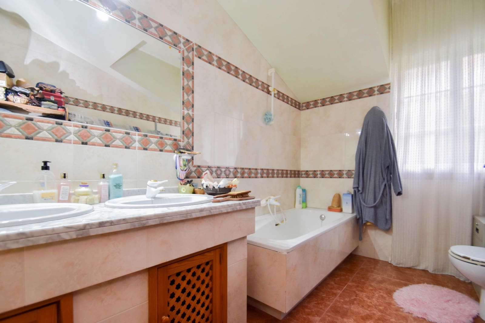 5 bedroom Villa for sale in Monachil with pool - € 425,000 (Ref: 10115856)
