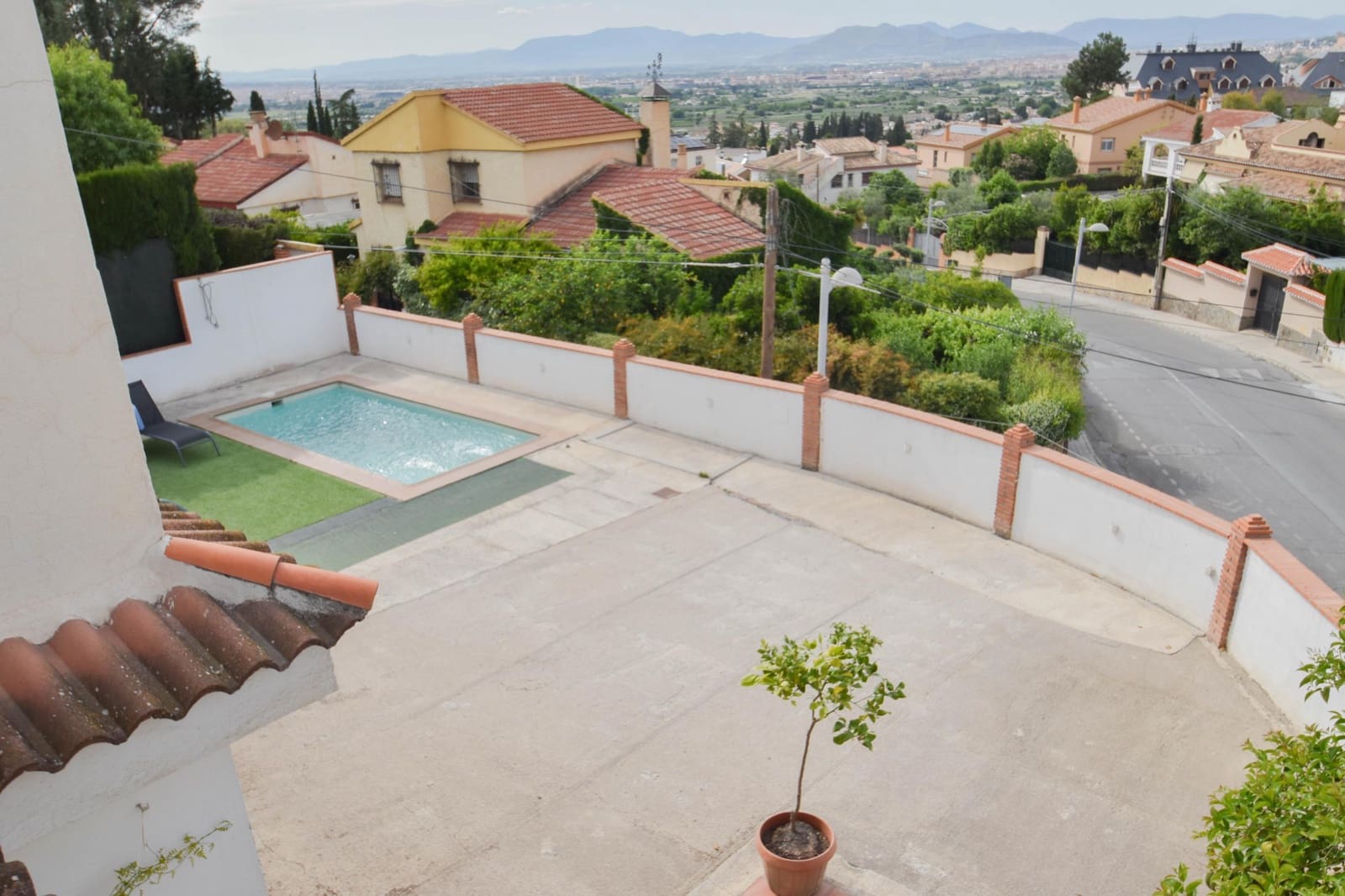 5 bedroom Villa for sale in Monachil with pool - € 425,000 (Ref: 10115856)