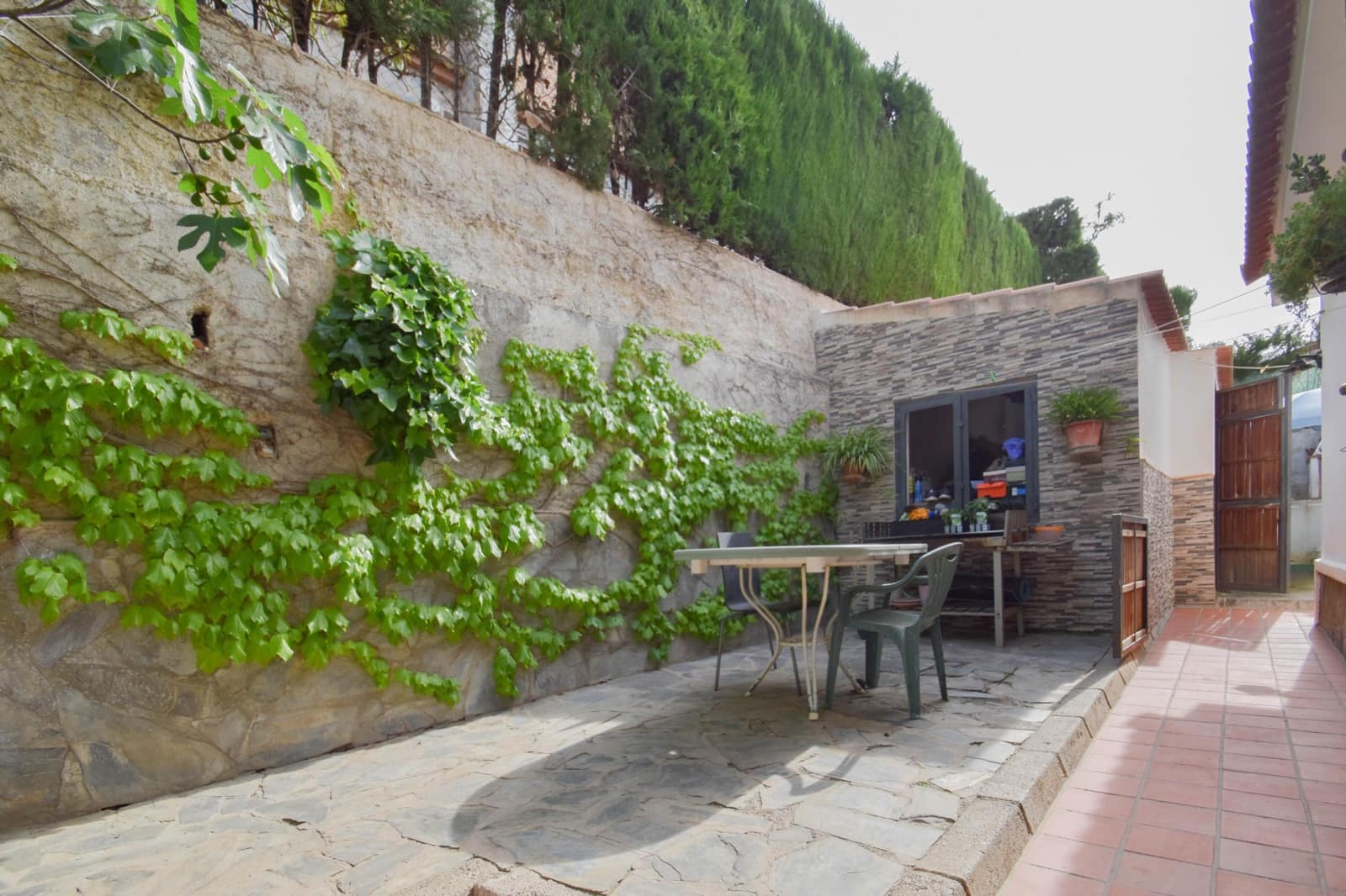 5 bedroom Villa for sale in Monachil with pool - € 425,000 (Ref: 10115856)