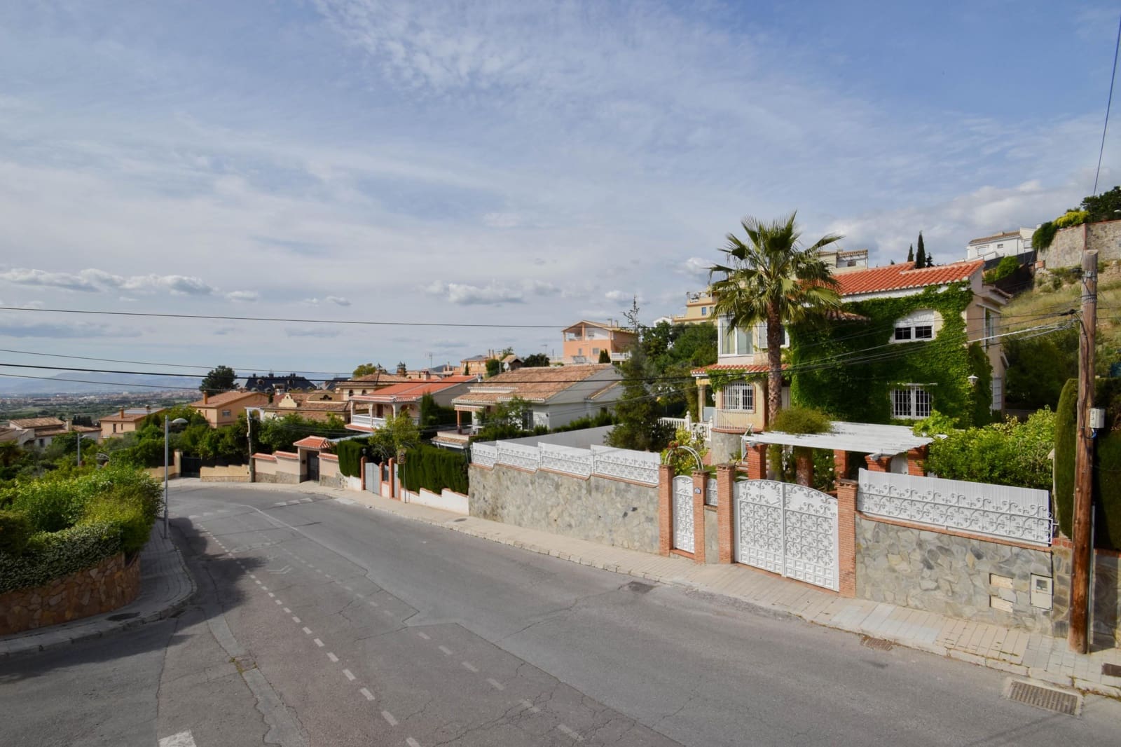 5 bedroom Villa for sale in Monachil with pool - € 425,000 (Ref: 10115856)