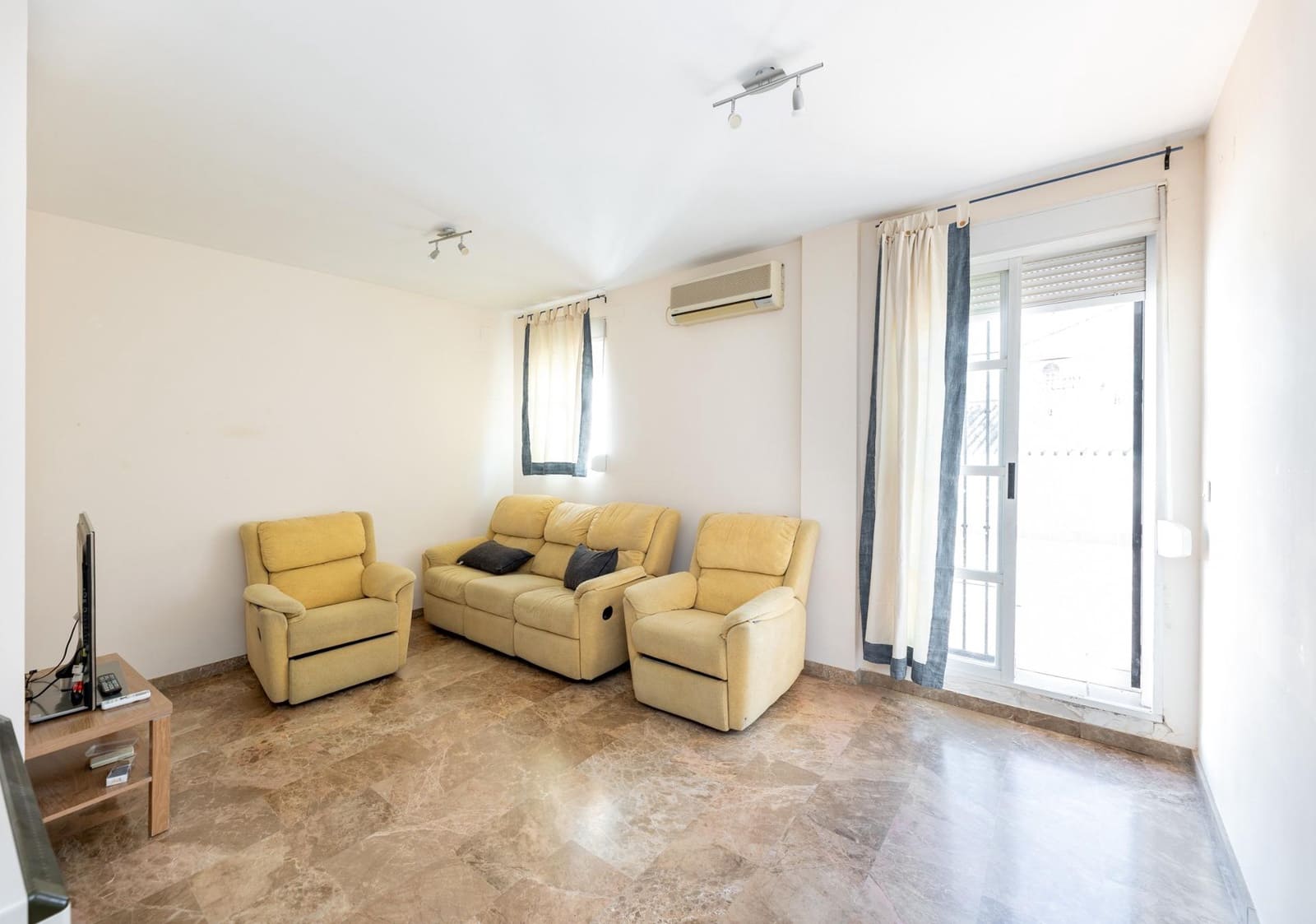 Ático de 2 habitaciones en La Zubia en venta con garaje - 200.000 € (Ref: 10115857)
