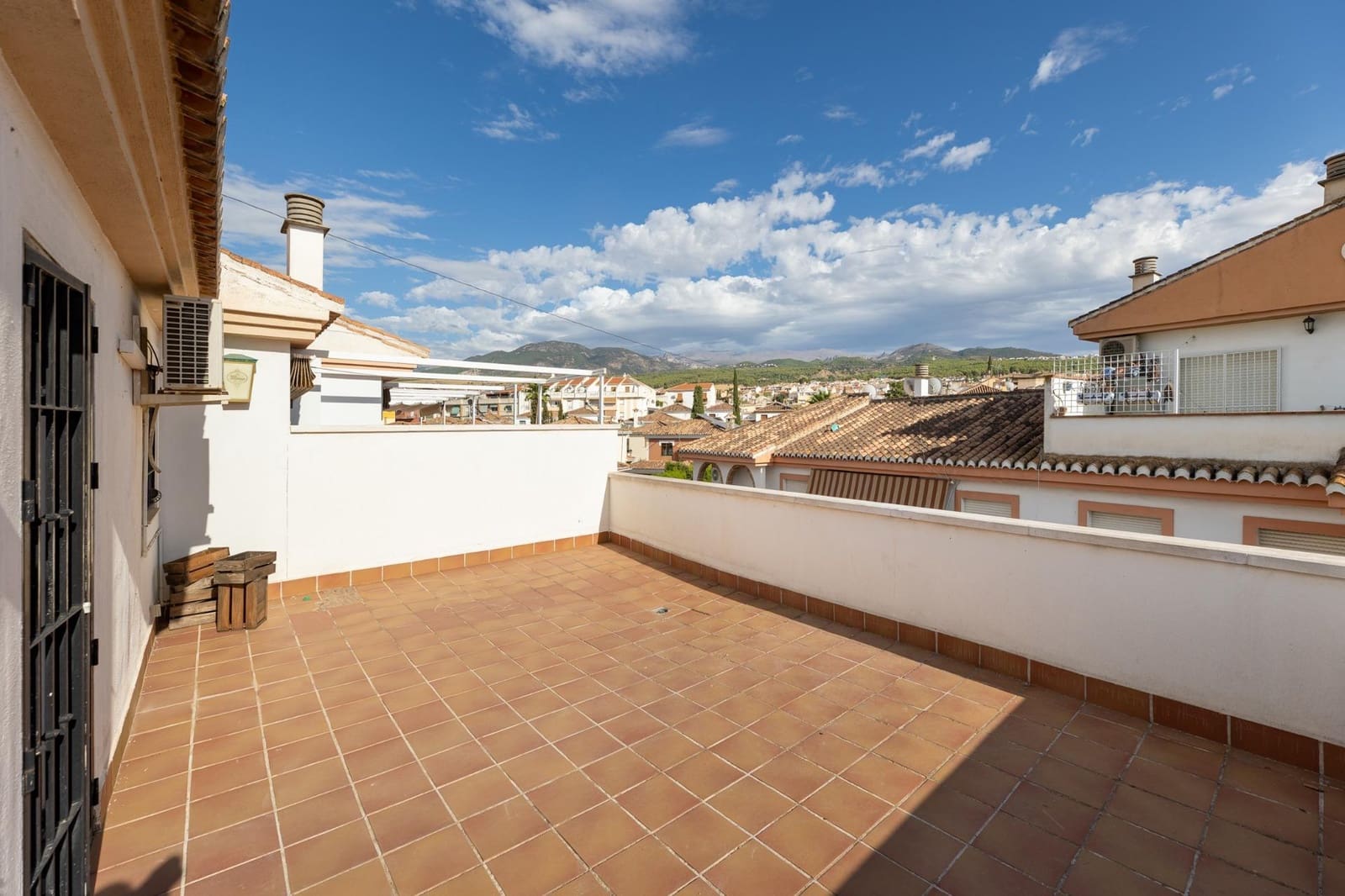 Ático de 2 habitaciones en La Zubia en venta con garaje - 200.000 € (Ref: 10115857)