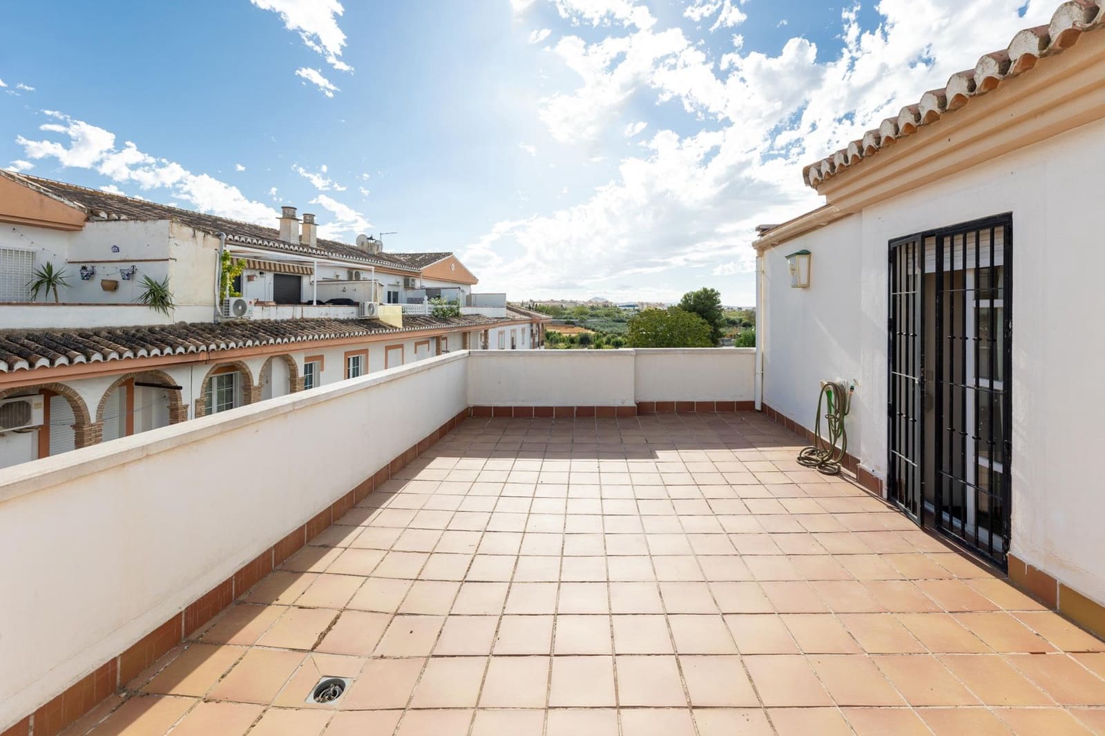 Ático de 2 habitaciones en La Zubia en venta con garaje - 200.000 € (Ref: 10115857)