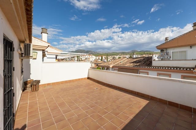 2 quarto Penthouse para venda em La Zubia com garagem - 200 000 € (Ref: 10115857)