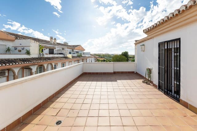 2 quarto Penthouse para venda em La Zubia com garagem - 200 000 € (Ref: 10115857)