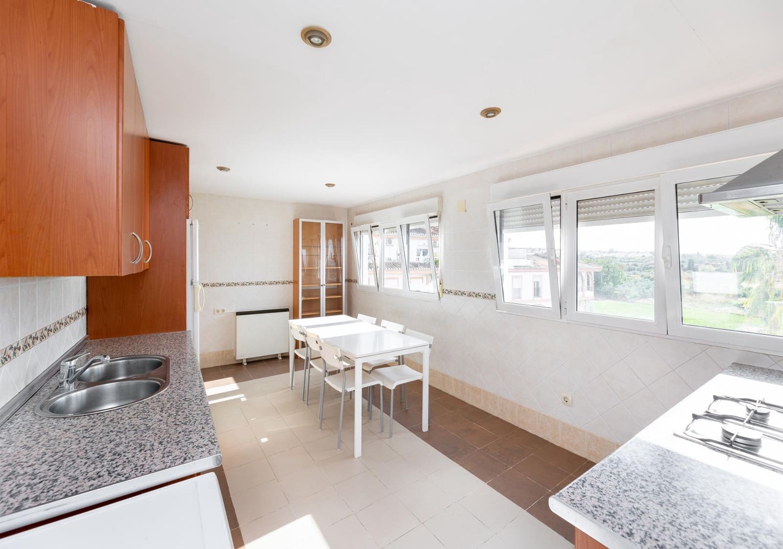Ático de 2 habitaciones en La Zubia en venta con garaje - 200.000 € (Ref: 10115857)