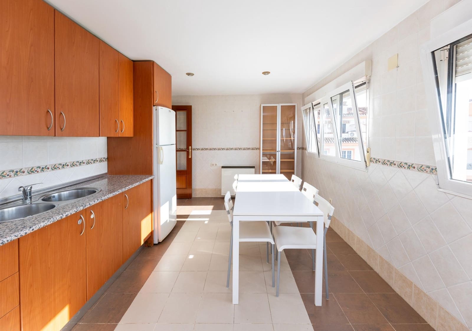 Ático de 2 habitaciones en La Zubia en venta con garaje - 200.000 € (Ref: 10115857)