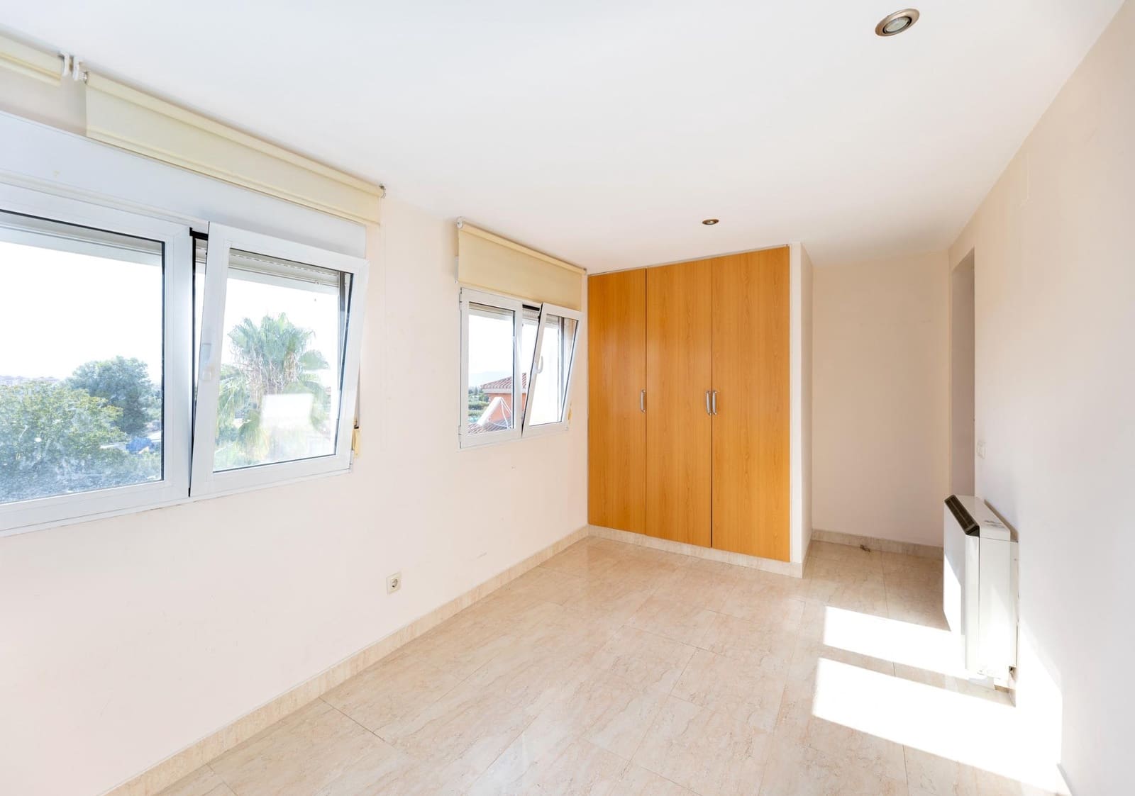Ático de 2 habitaciones en La Zubia en venta con garaje - 200.000 € (Ref: 10115857)