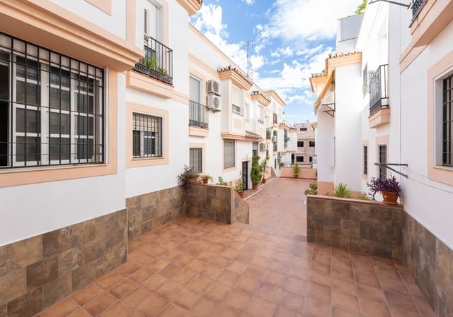2 quarto Penthouse para venda em La Zubia com garagem - 200 000 € (Ref: 10115857)